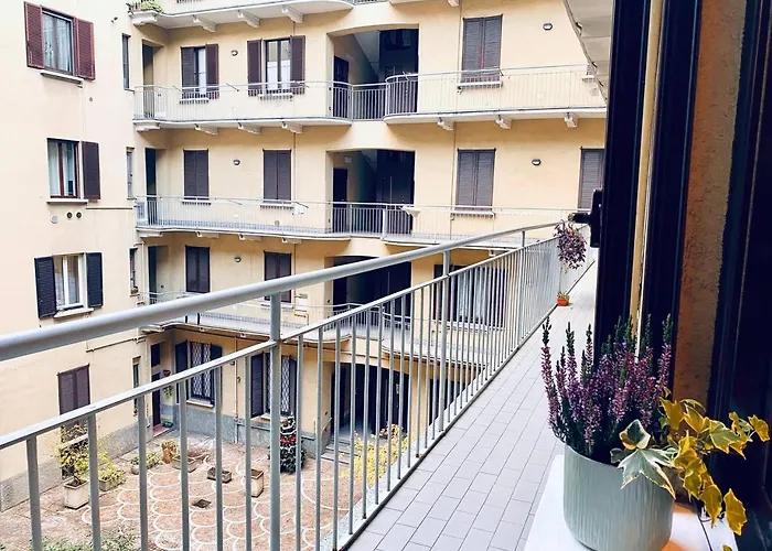 Ringhiera House Tertulliano - Quiet Family Apartment near Fondazione Prada with Free Parking